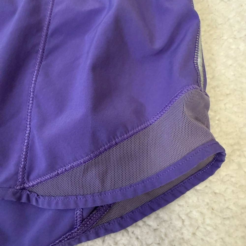 Lululemon low rise lined hotty hot shorts size 2.5" size 8 purple EUC - Picture 2 of 11